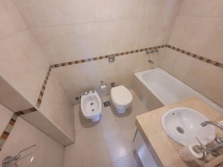 Foto 10 de Luminoso ambiente en edificio con  Amenities!