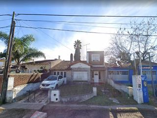 Foto 1 de Casa en venta - 3 dormitorios 1 baño - 500mts2 - Manuel B. Gonnet, La Plata