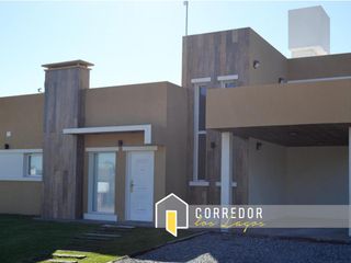 Foto 1 de Alquiler Temporal, Casa, Costa Esmeralda, barrio Residencial I, lote al 500