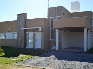 Foto 3 de Alquiler Temporal, Casa, Costa Esmeralda, barrio Residencial I, lote al 500