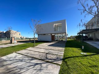 Foto 46 de Casa Venta o Alq. de 3 dorm en Ceibos, Puertos del Lago