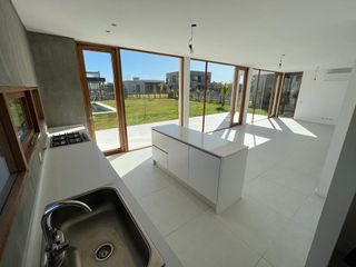 Foto 19 de Casa Venta o Alq. de 3 dorm en Ceibos, Puertos del Lago