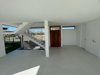 Foto 12 de Casa Venta o Alq. de 3 dorm en Ceibos, Puertos del Lago