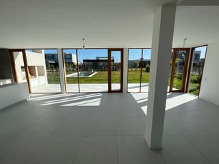 Foto 13 de Casa Venta o Alq. de 3 dorm en Ceibos, Puertos del Lago