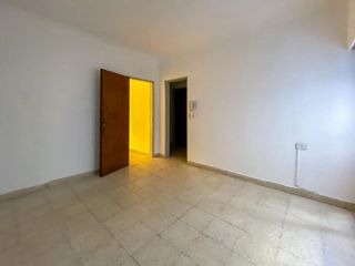 Foto 3 de Ph en venta - 2 Dormitorios 1 Baño - Cochera - 79Mts2 - La Plata