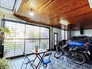 Foto 31 de Casa en venta - 2 Dormitorios 1 Baño - Cocheras - 420Mts2 - Berisso