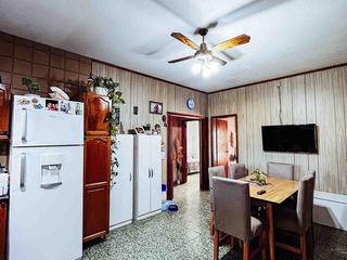 Foto 44 de Casa en venta - 2 Dormitorios 1 Baño - Cocheras - 420Mts2 - Berisso