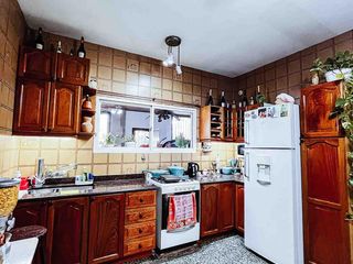 Foto 27 de Casa en venta - 2 Dormitorios 1 Baño - Cocheras - 420Mts2 - Berisso