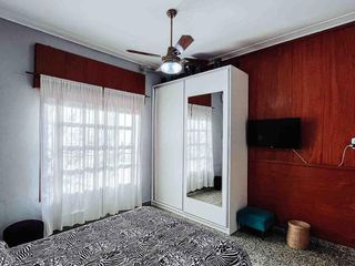 Foto 8 de Casa en venta - 2 Dormitorios 1 Baño - Cocheras - 420Mts2 - Berisso