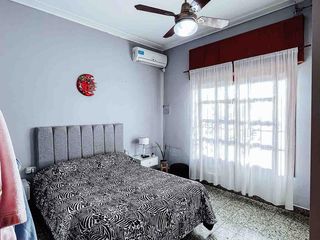 Foto 4 de Casa en venta - 2 Dormitorios 1 Baño - Cocheras - 420Mts2 - Berisso