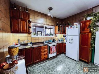 Foto 21 de Casa en venta - 2 Dormitorios 1 Baño - Cocheras - 420Mts2 - Berisso