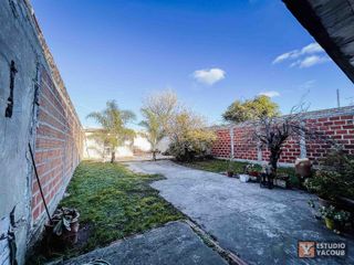 Foto 42 de Casa en venta - 2 Dormitorios 1 Baño - Cocheras - 420Mts2 - Berisso