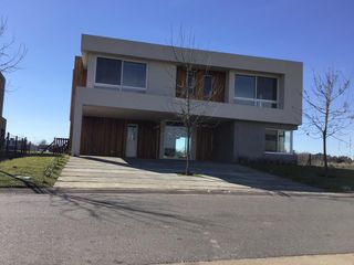 Foto 2 de Casa en venta El Yacht Nordelta