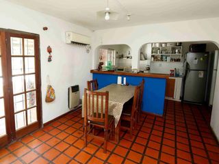 Foto 2 de Casa en venta - 3 dormitorios 2 baños - 150mts2 - Manuel B. Gonnet, La Plata