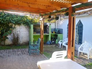 Foto 8 de Casa en venta - 3 dormitorios 2 baños - 150mts2 - Manuel B. Gonnet, La Plata