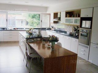 Foto 7 de Casa 6 Ambientes en Alquiler y Venta  - Mart.-Libert./Rio