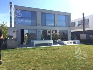 Foto 9 de Venta - Casa 4 Ambientes, Jardín, Pileta - Los Alisos, Nordelta, Tigre