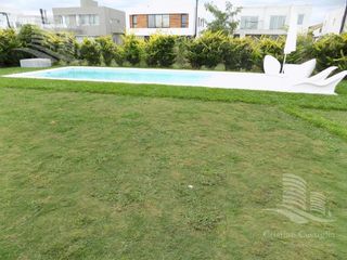Foto 11 de Venta - Casa 4 Ambientes, Jardín, Pileta - Los Alisos, Nordelta, Tigre