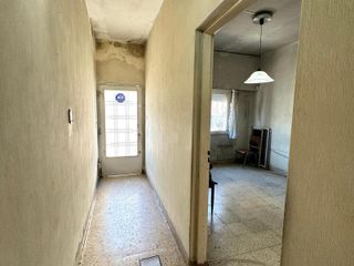 Foto 3 de CASA EN VENTA PARA DOS FAMILIAS EN VILLA LUGANO