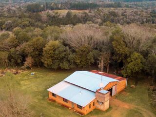 Foto 1 de Casa en venta - 2 Dormitorios 1 Baño - Cocheras - 10.000Mts2 - Misiones