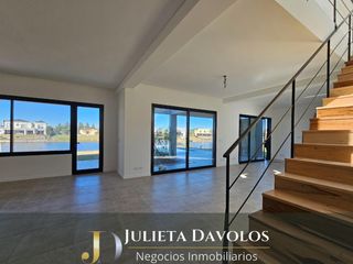 Foto 4 de Casa a la laguna en Venta 5 Ambientes San Matias con pileta