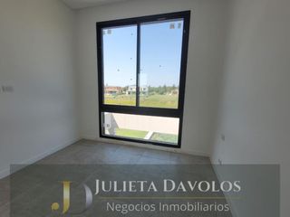 Foto 10 de Casa a la laguna en Venta 5 Ambientes San Matias con pileta