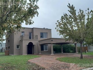 Foto 1 de Casa en venta en el canton golf