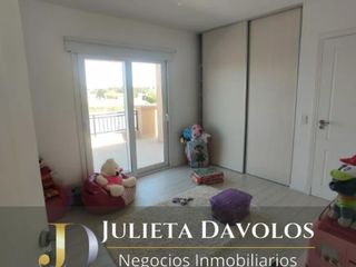 Foto 13 de Casa a la laguna en Venta 9 Ambientes El Canton Barrio Islas-Escobar-Maschwitz