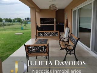 Foto 7 de Casa a la laguna en Venta 9 Ambientes El Canton Barrio Islas-Escobar-Maschwitz