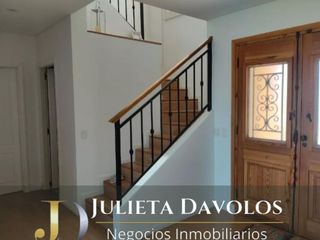 Foto 4 de Casa a la laguna en Venta 9 Ambientes El Canton Barrio Islas-Escobar-Maschwitz
