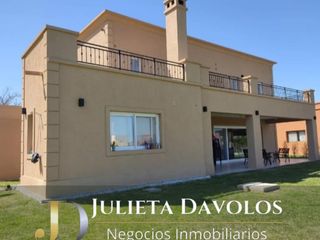 Foto 2 de Casa a la laguna en Venta 9 Ambientes El Canton Barrio Islas-Escobar-Maschwitz