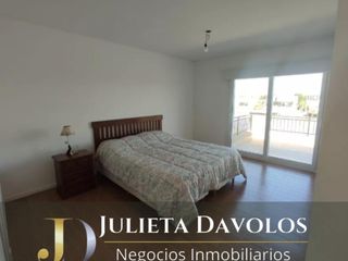 Foto 12 de Casa a la laguna en Venta 9 Ambientes El Canton Barrio Islas-Escobar-Maschwitz