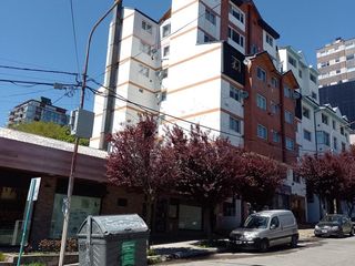 Foto 1 de Departamento con cochera en el centro de Bariloche