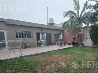 Foto 14 de Venta casa 3 ambientes con jardín, cochera y fondo libre en Quilmes (30758)