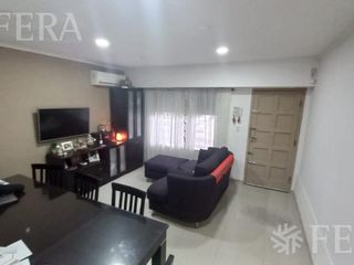 Foto 5 de Venta casa 3 ambientes con jardín, cochera y fondo libre en Quilmes (30758)