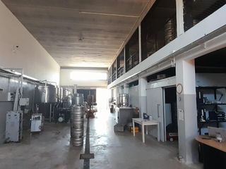 Foto 4 de Depósito en  venta  Unico en la Zona