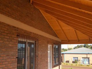 Foto 4 de Se Vende Terreno con Casa a Estrenar en Capiovi, Misiones