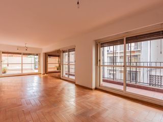 Foto 5 de Departamento en Venta de 3 Ambientes con Cochera