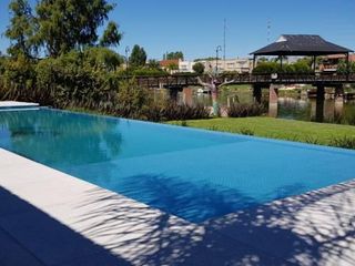 Foto 4 de Casa en alquiler anual en Santa Barbara, con 4 dormitorios a la laguna