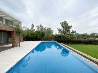 Foto 7 de Casa en alquiler anual en Santa Barbara, con 4 dormitorios a la laguna