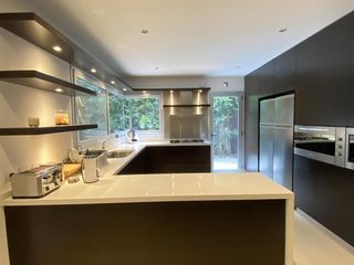 Foto 10 de Casa en alquiler anual en Santa Barbara, con 4 dormitorios a la laguna