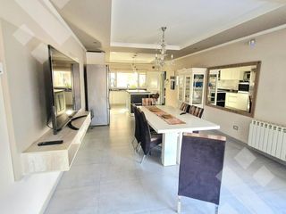 Foto 3 de VENTA CASA DE 4 DORMITORIOS CON PILETA CLIMATIZADA EN VILLA REGINA