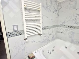 Foto 22 de VENTA CASA DE 4 DORMITORIOS CON PILETA CLIMATIZADA EN VILLA REGINA