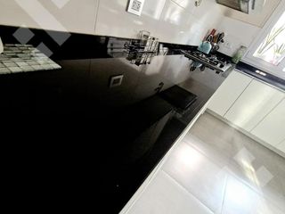 Foto 7 de VENTA CASA DE 4 DORMITORIOS CON PILETA CLIMATIZADA EN VILLA REGINA