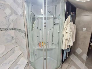 Foto 20 de VENTA CASA DE 4 DORMITORIOS CON PILETA CLIMATIZADA EN VILLA REGINA