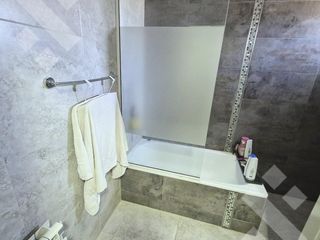 Foto 32 de VENTA CASA DE 4 DORMITORIOS CON PILETA CLIMATIZADA EN VILLA REGINA