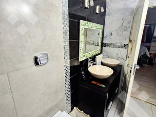 Foto 18 de VENTA CASA DE 4 DORMITORIOS CON PILETA CLIMATIZADA EN VILLA REGINA