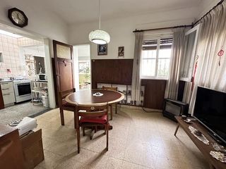 Foto 10 de Casa ideal uso comercial sobre Avenida Calchaqui