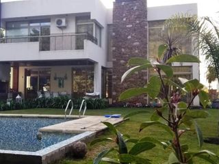Foto 7 de Venta importante casa  Barrio privado  Rumenco!