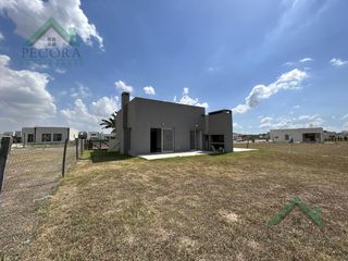 Foto 32 de Casa - interna - San Ramon - Lote 15 - Pilar del Este - CON RENTA.
